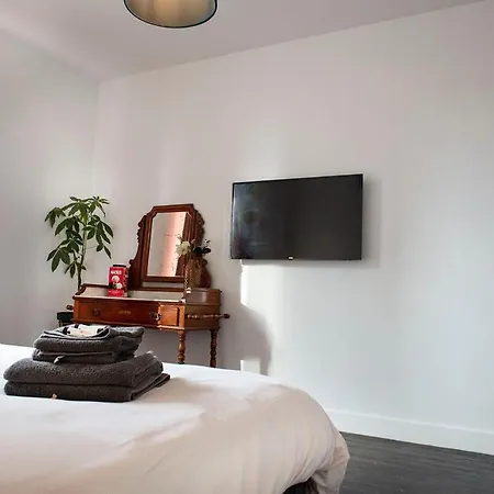 Chic City Retreat, Steps To Beach Appartement Ostende