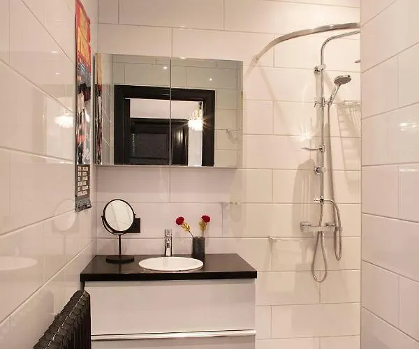 Chic City Retreat, Steps To Beach Appartement Ostende