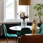 Chic Retreat, Steps To Appartement Oostende
