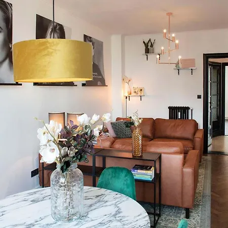 Chic Retreat, Steps To *