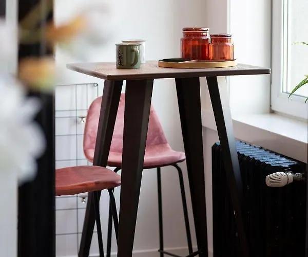 דירה Chic City Retreat, Steps To Beach *