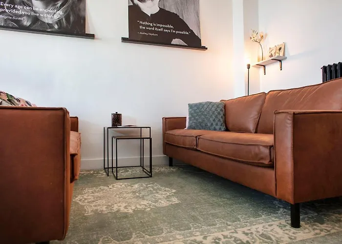 דירה Chic City Retreat, Steps To Beach אוסטנדה