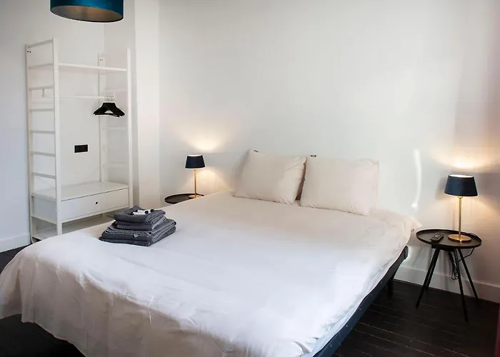 דירה Chic City Retreat, Steps To Beach אוסטנדה